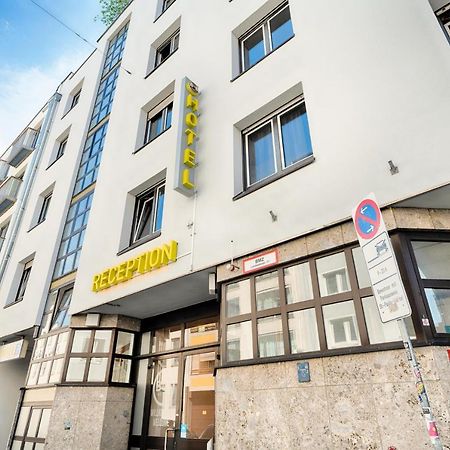B&B Hotel Muenchen-Hbf Exteriör bild